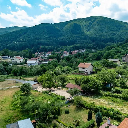 Hills كوستينيتس